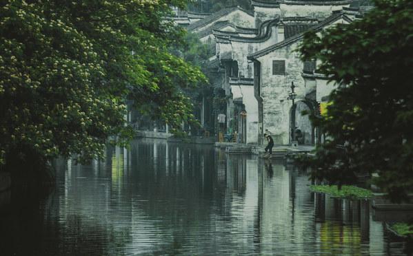 救援跳绳女孩